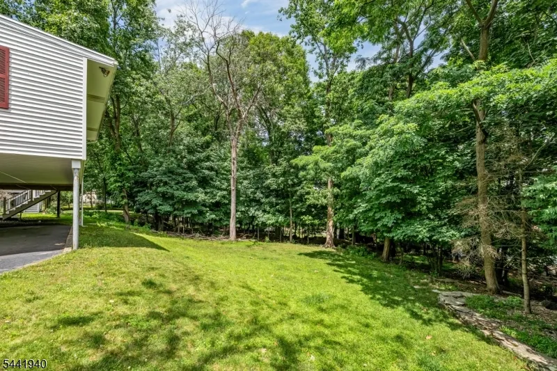 160 Degray St North Haledon, NJ 07508