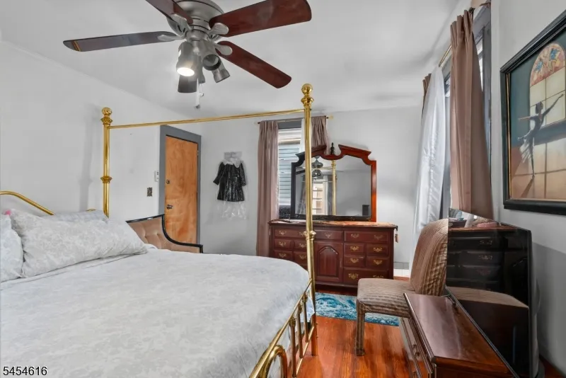 121 Scofield St Newark City, NJ 07106