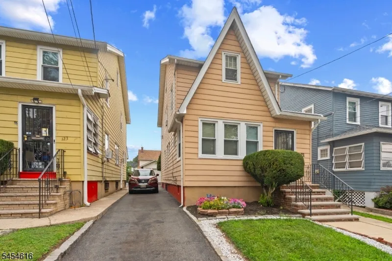 121 Scofield St Newark City, NJ 07106