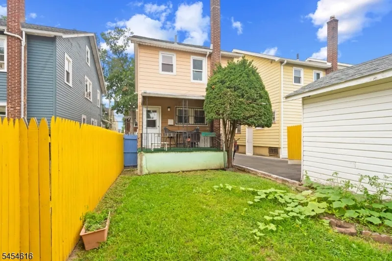 121 Scofield St Newark City, NJ 07106