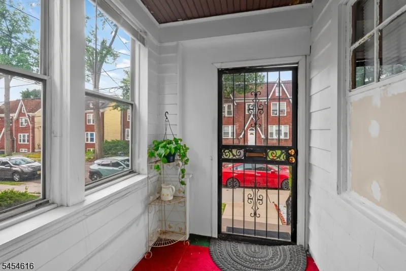 121 Scofield St Newark City, NJ 07106