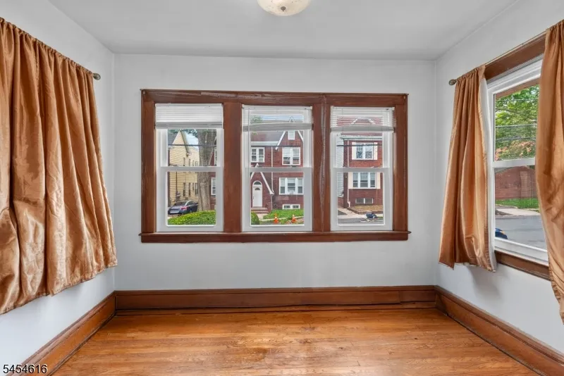 121 Scofield St Newark City, NJ 07106