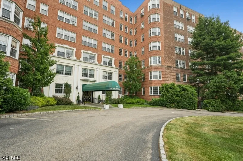 10 Crestmont Rd #2N Unit 2N Montclair, NJ 07042