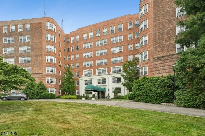 10 Crestmont Rd #2N Unit 2N Montclair, NJ 07042