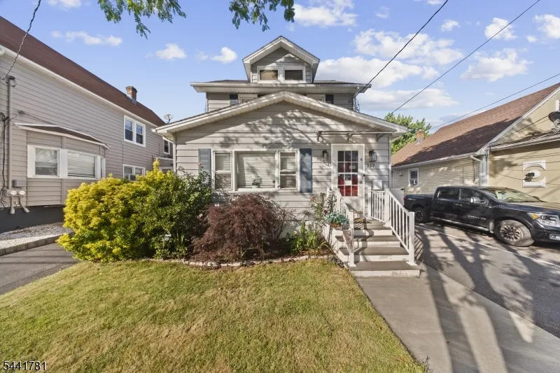 217 Sheridan Ave Roselle Park, NJ 07204