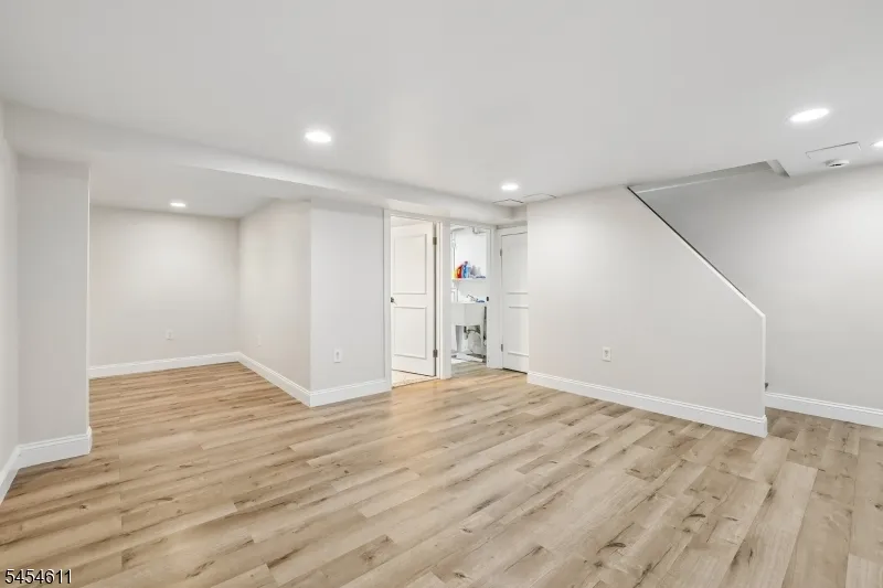 22 Elm St Tenafly, NJ 07670