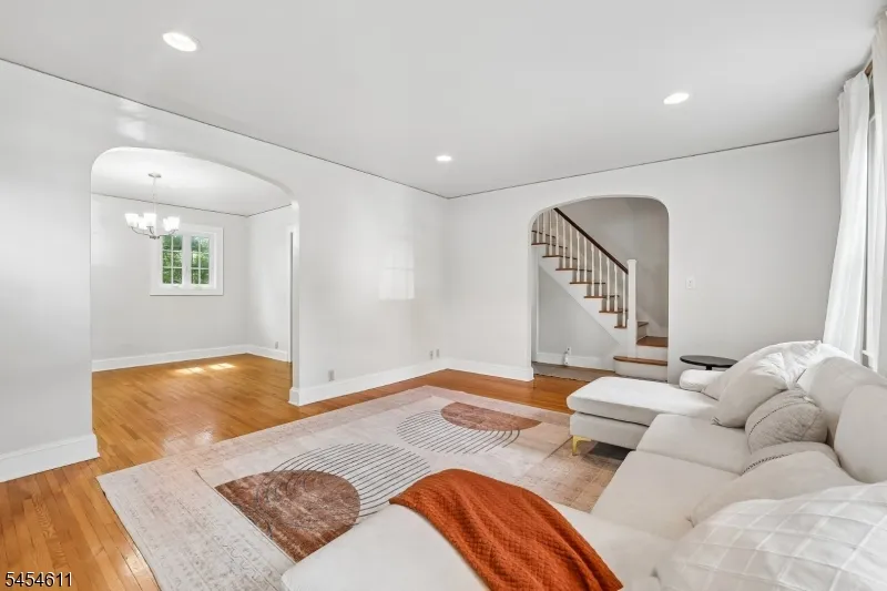 22 Elm St Tenafly, NJ 07670