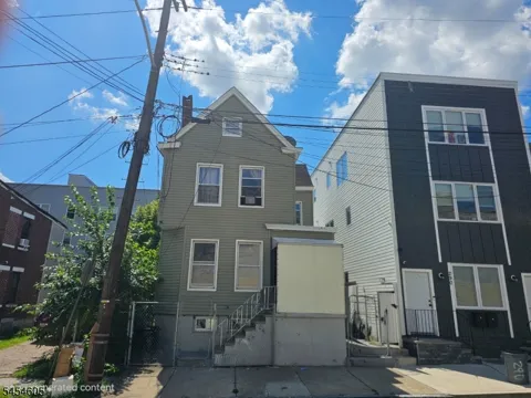 292 Governor St