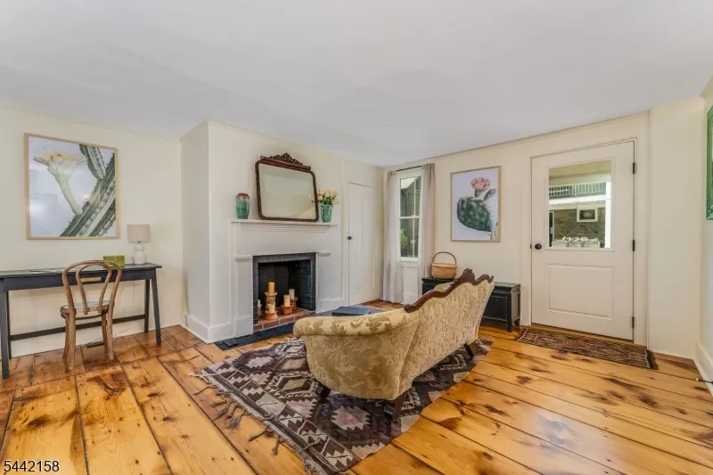 570 Spring Mills Rd. Alexandria, NJ 08848