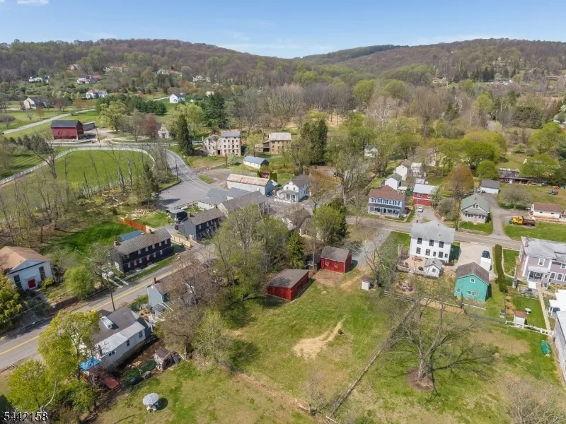 570 Spring Mills Rd. Alexandria, NJ 08848