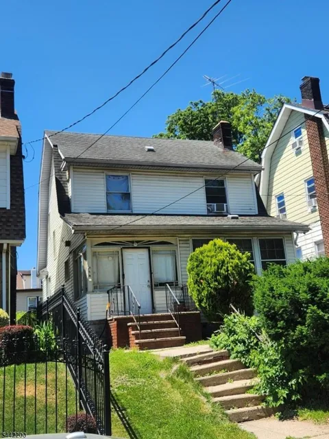 186 Hansbury Ave