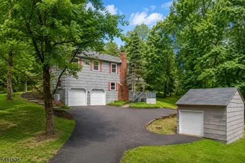 200 Hockenbury Rd