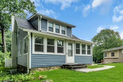 7 Birchwood Dr