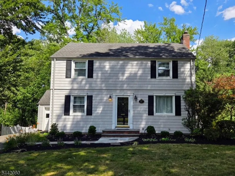 137 Passaic Ave Summit City, NJ 07901