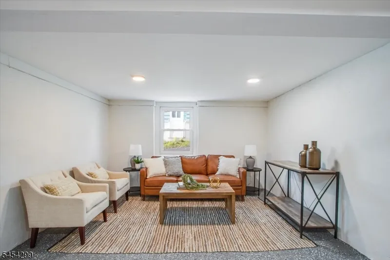 108 Hillside Ter Irvington, NJ 07111