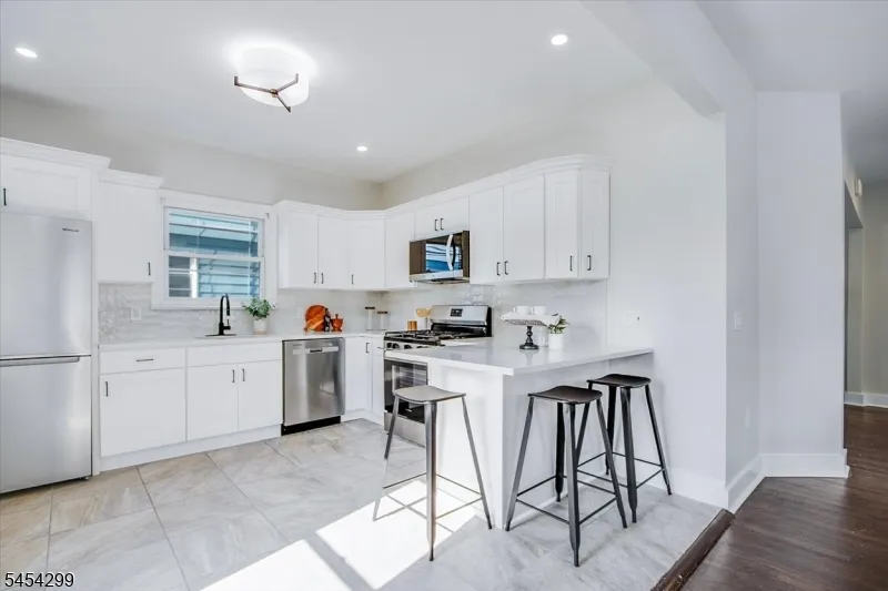 108 Hillside Ter Irvington, NJ 07111