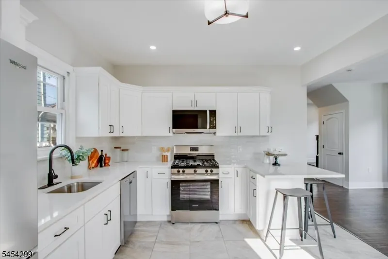 108 Hillside Ter Irvington, NJ 07111