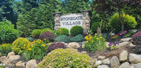 1907 Stonegate Ln #1907 Unit 1907