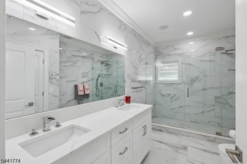 11 Linden Ave Kearny Town, NJ 07032