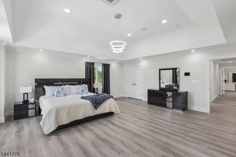 11 Linden Ave Kearny Town, NJ 07032
