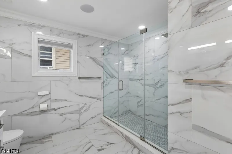 11 Linden Ave Kearny Town, NJ 07032