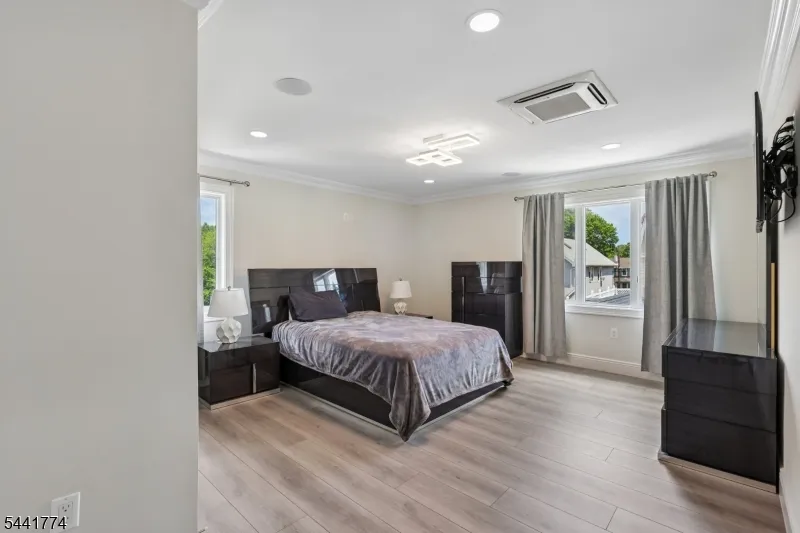 11 Linden Ave Kearny Town, NJ 07032