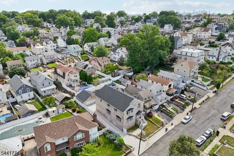 11 Linden Ave Kearny Town, NJ 07032