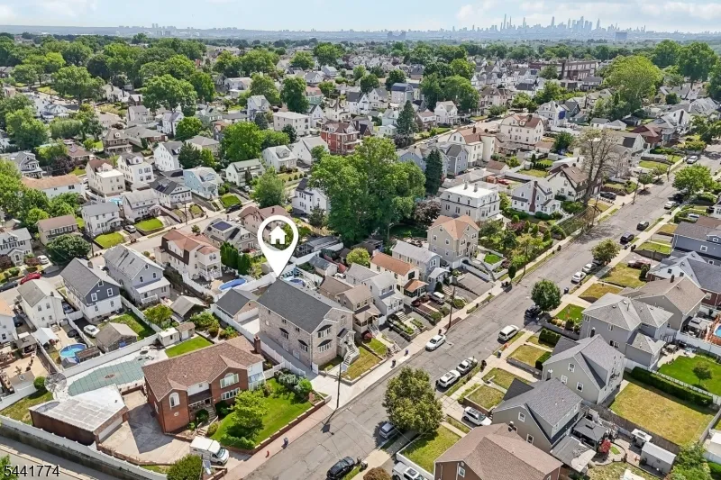 11 Linden Ave Kearny Town, NJ 07032
