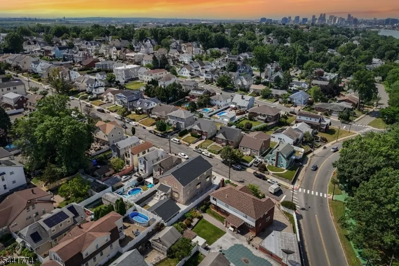 11 Linden Ave Kearny Town, NJ 07032