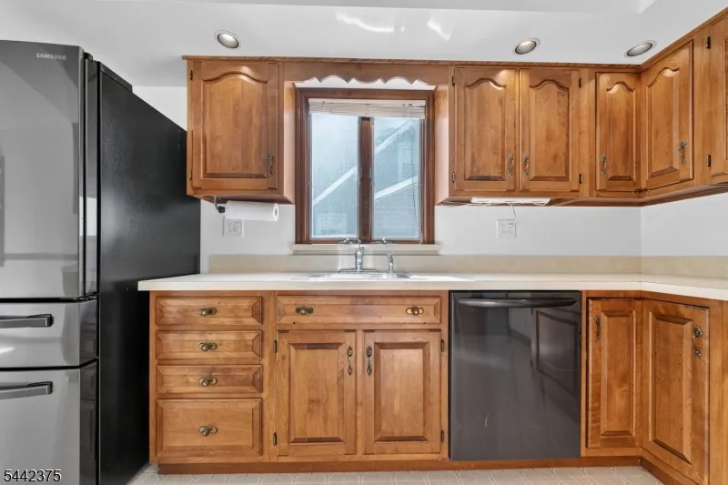 117 Madison Dr South Plainfield, NJ 07080