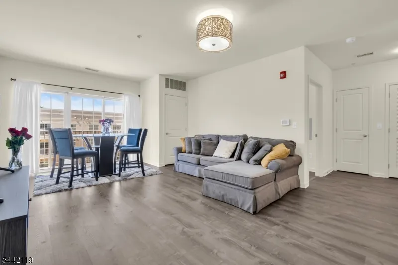 400 E Front St #415 Unit 415 Plainfield City, NJ 07060