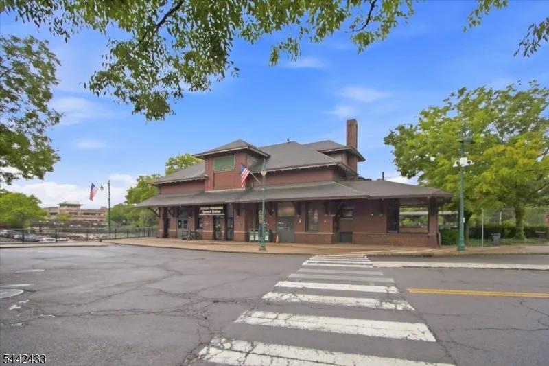 57 Michigan Ave Summit City, NJ 07901