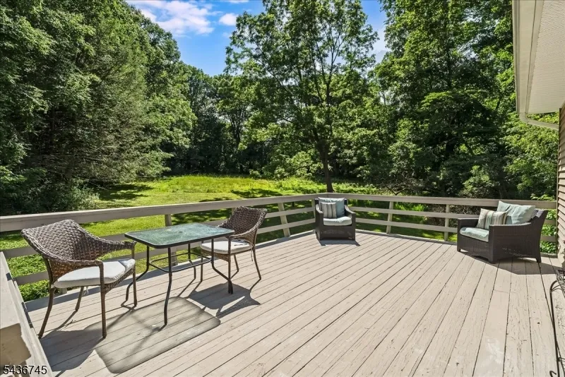 9 Wehrli Rd Washington, NJ 07853