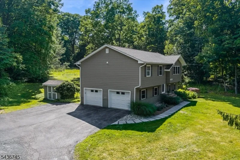 9 Wehrli Rd Washington, NJ 07853