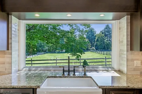 152 Lambertville HQ Rd