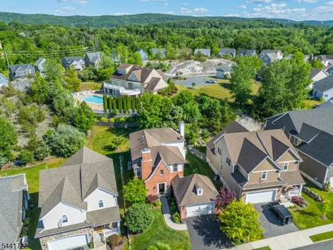 14 Bluffs Ct
