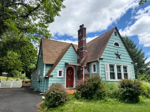 72 Hillcrest Rd