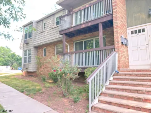 28 Deanna Dr   Apt 57 #57 Unit 57