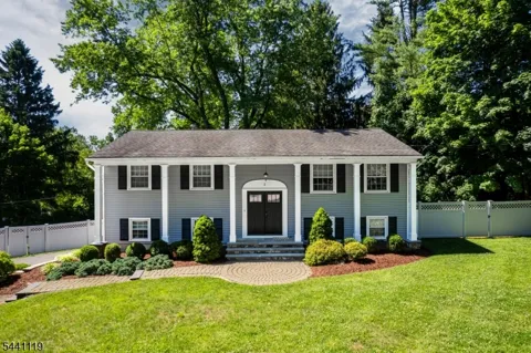 2 Arrowhead Dr