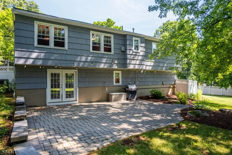 2 Arrowhead Dr Washington, NJ 07853
