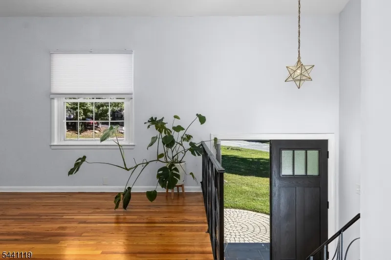 2 Arrowhead Dr Washington, NJ 07853