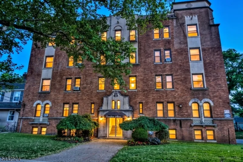 303 Hamilton Pl #A4 Unit A4 Hackensack City, NJ 07601