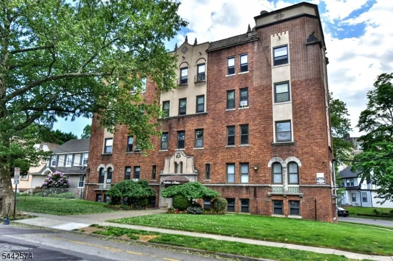 303 Hamilton Pl #A4 Unit A4 Hackensack City, NJ 07601