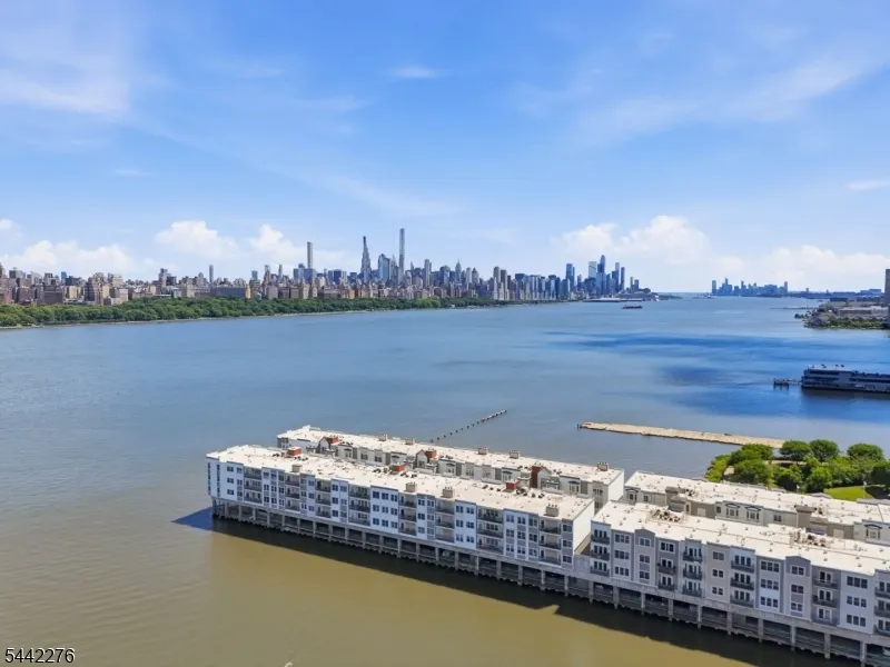 242 The Promenade #242 Unit 242 Edgewater, NJ 07020