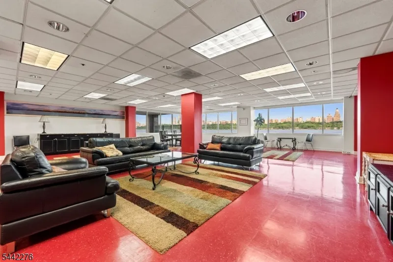 242 The Promenade #242 Unit 242 Edgewater, NJ 07020