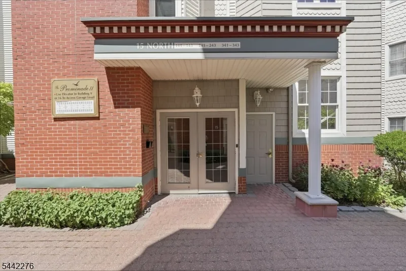 242 The Promenade #242 Unit 242 Edgewater, NJ 07020