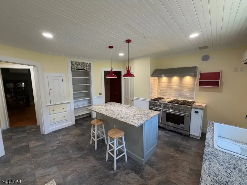 689 Bartley Rd Mount Olive, NJ 07930