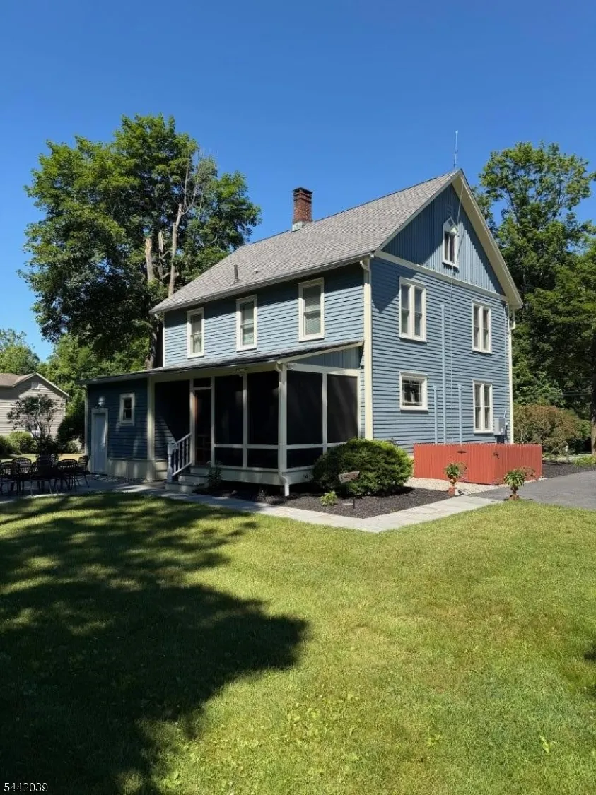 689 Bartley Rd Mount Olive, NJ 07930