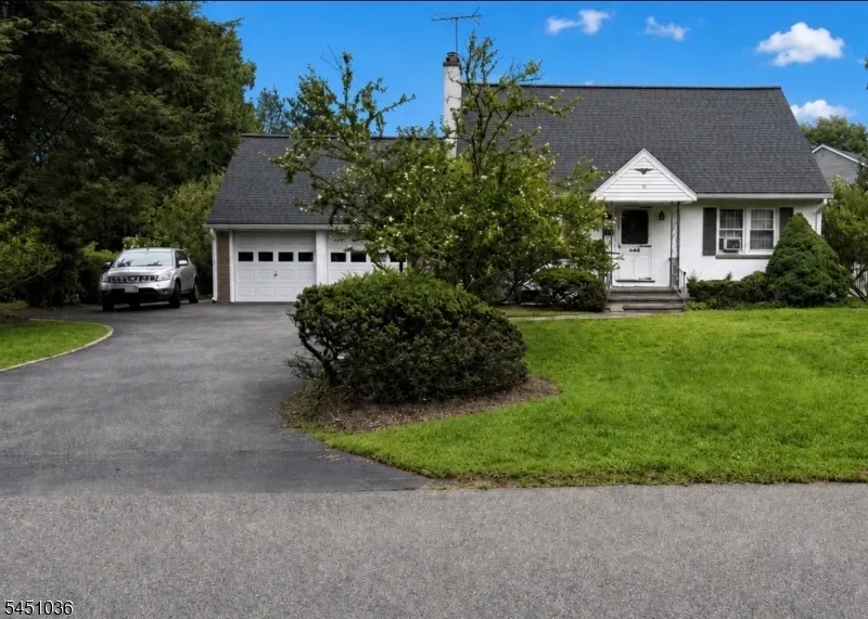 76 Linwood Ave Midland Park, NJ 07432