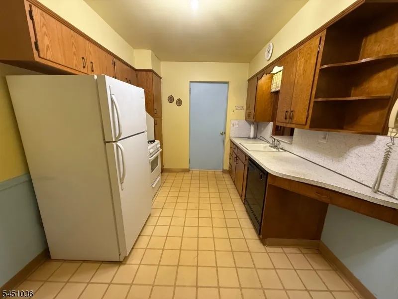 76 Linwood Ave Midland Park, NJ 07432